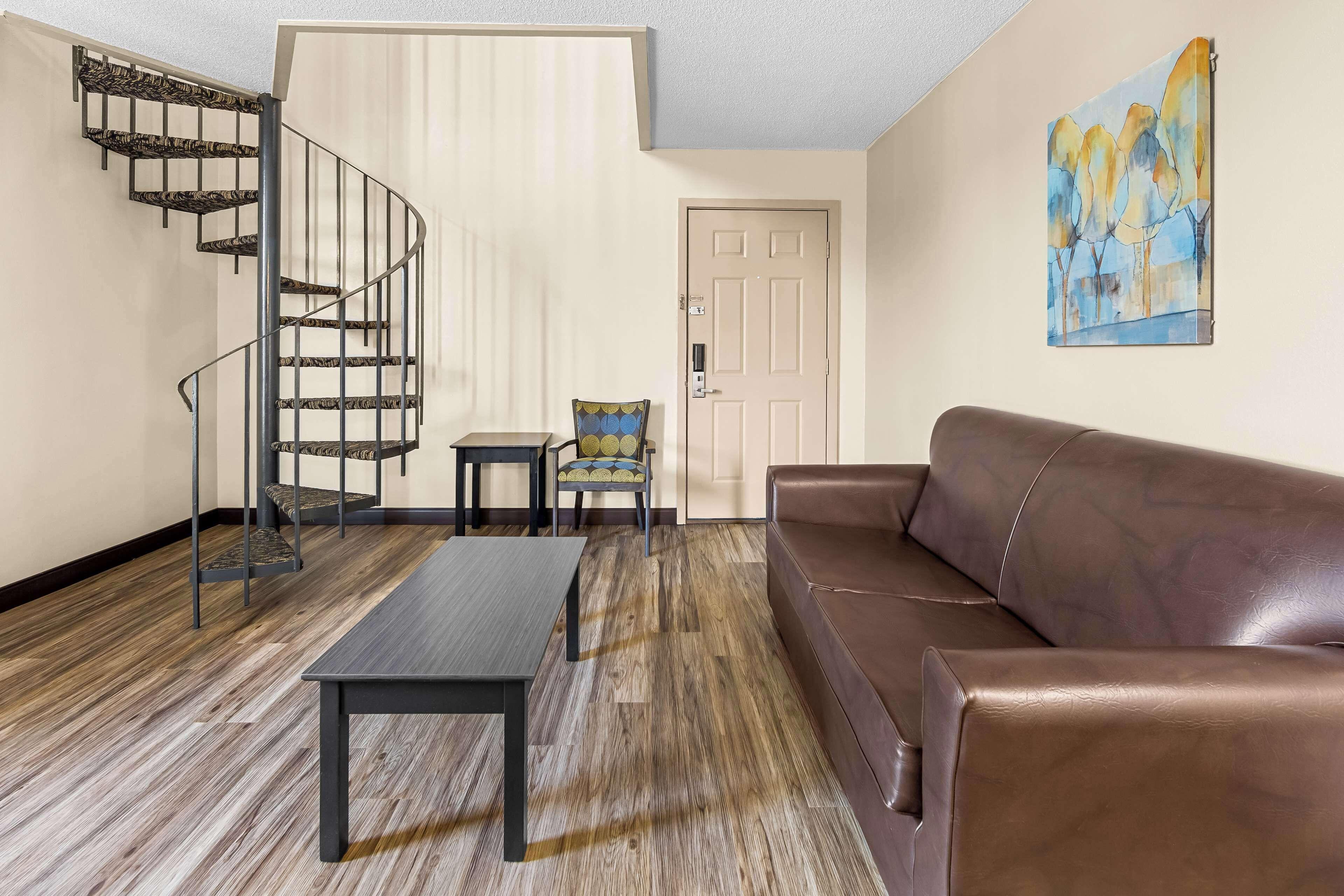 Townhouse,1708007675:JPEG