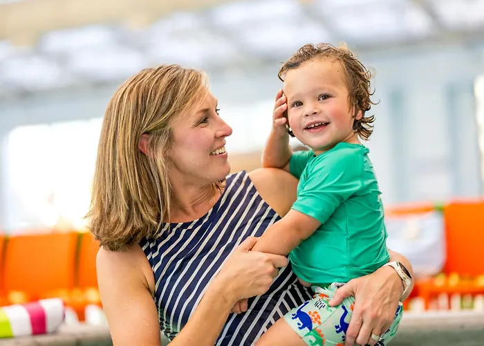 Pet Friendly hotel: Country Cascades Waterpark Resort